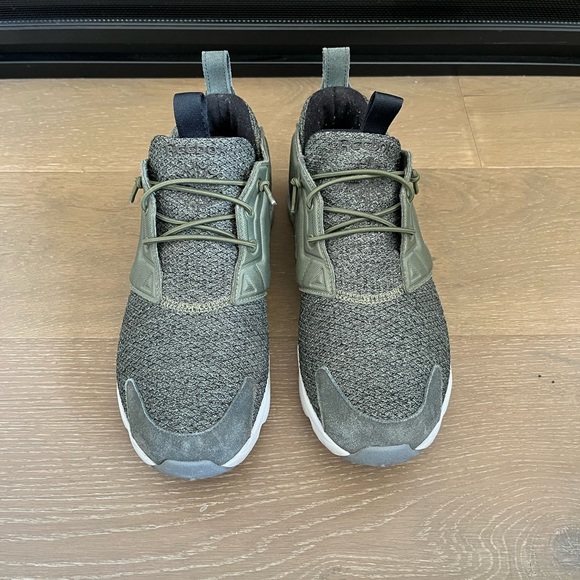 Reebok 3M Thinsulate Sneakers - Picture 2 of 5